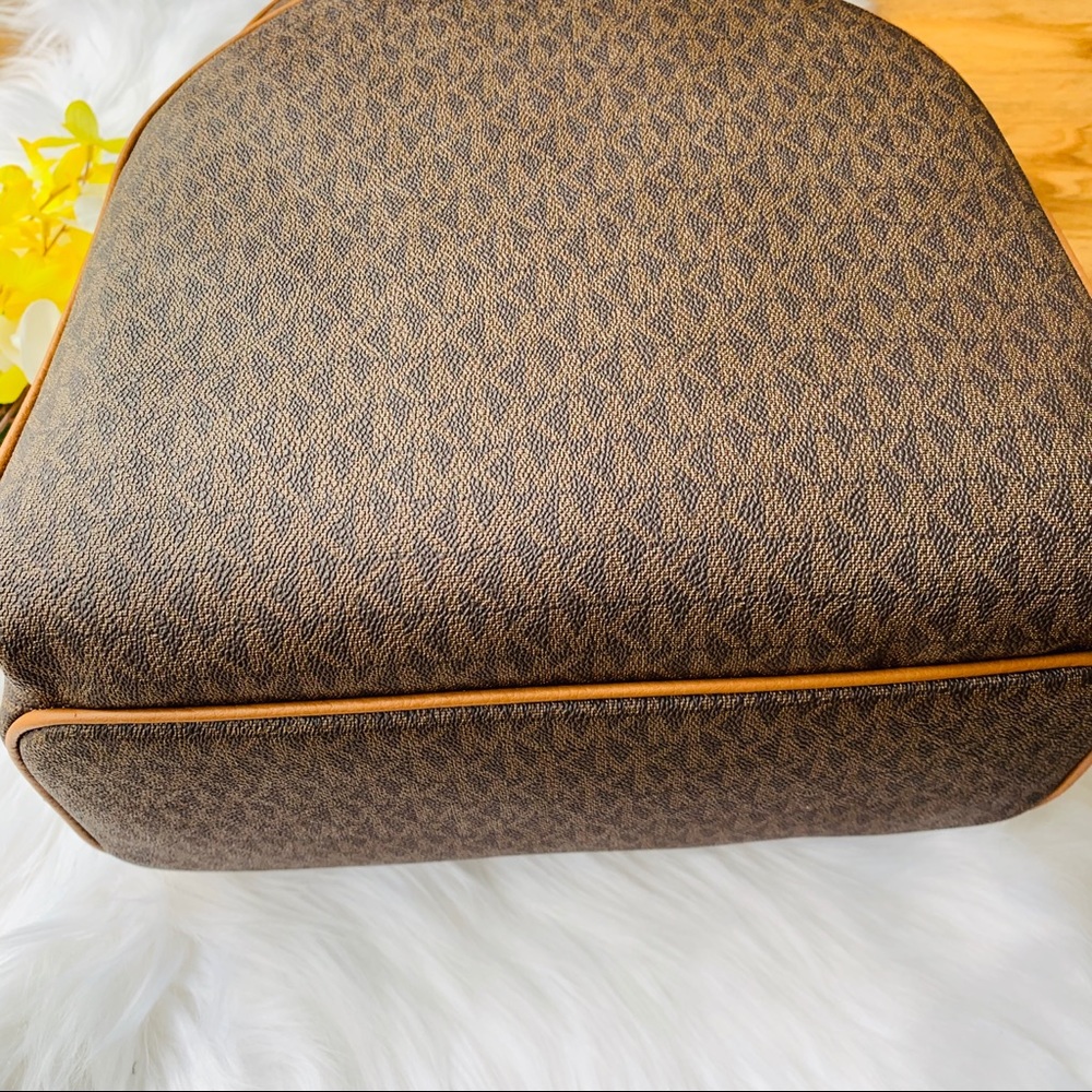 MICHAEL KORS LARGE ABBEY BROWN CANVAS BACKPACK - Picture 2 of 8